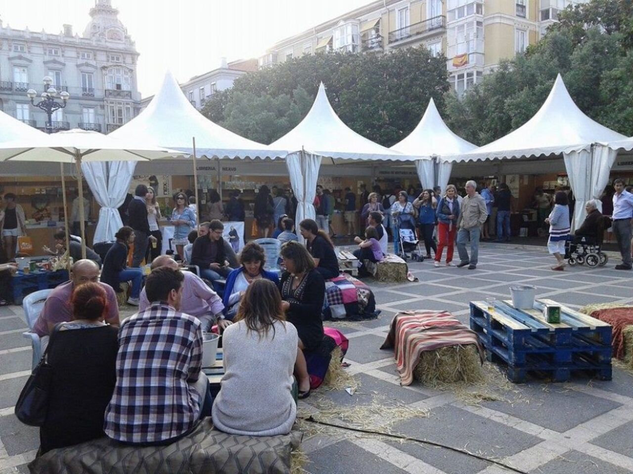 Un encuentro con narradores cántabros y la presentación de Manuel Vilas despiden la III Flic!