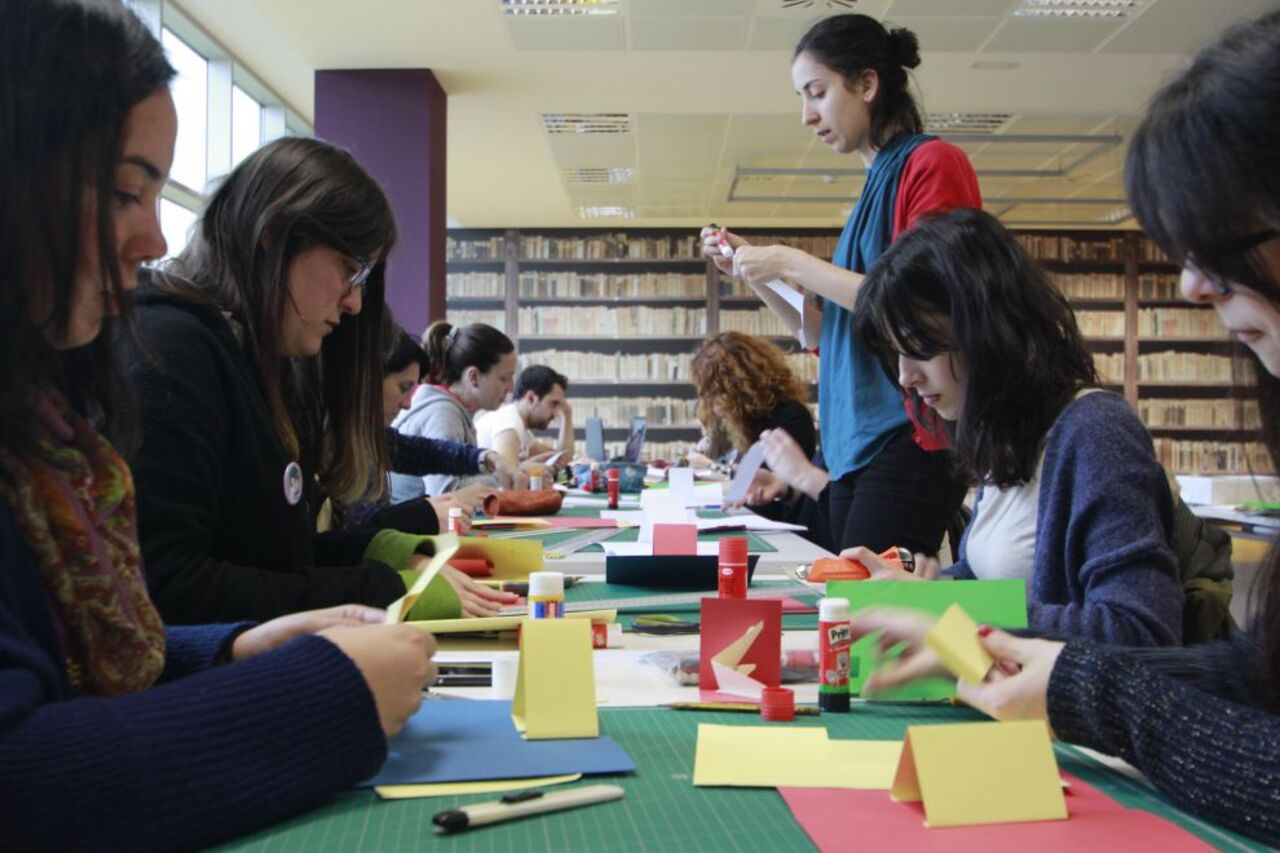 Reconocidos profesionales de la ilustración y la joyería ofrecerán siete talleres durante la sexta edición de las Jornadas Altera