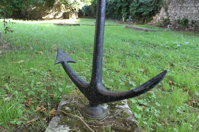 'Una isla en un barrio' se adentra en el cementerio británico para contar la historia de Santander