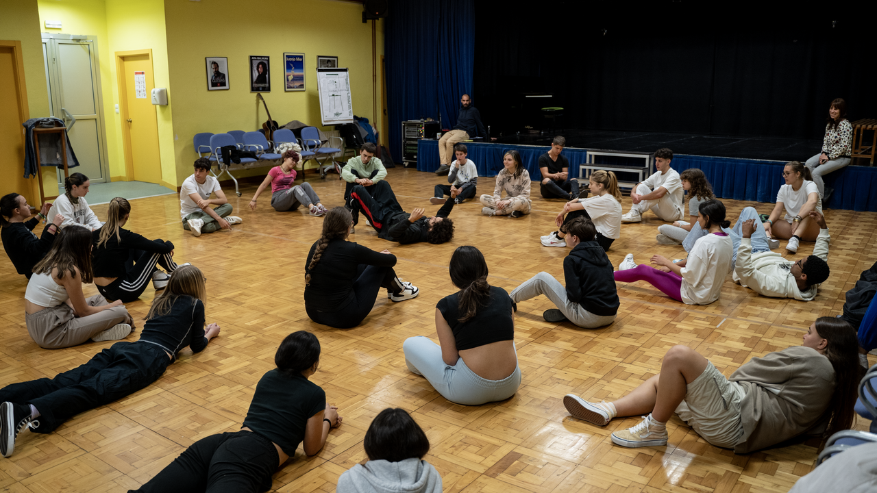 Sintoniza Danza entra en el instituto para acercar este arte a los jóvenes a través de la radio y la formación